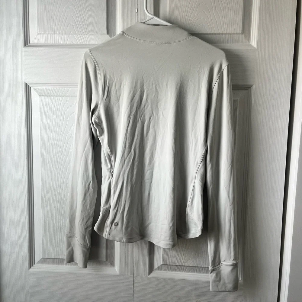 Lululemon Grey/White Mock Neck Long Sleeve Shirt Size 8 - Picture 6 of 6